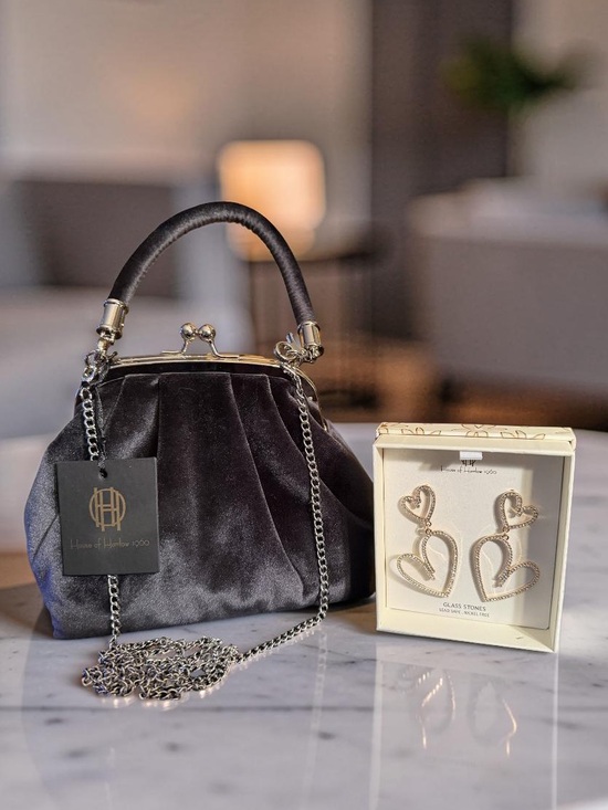 House of Harlow 1960 Handbags - House of Harlow 1960 NWT Black Velvet Frame-Top Bag & Earring Set (P224)